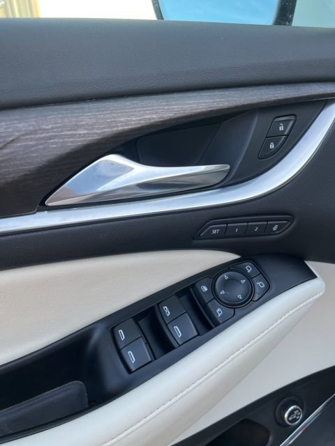 Used 2024 Buick Enclave Avenir w/ Avenir Technology Package image 14