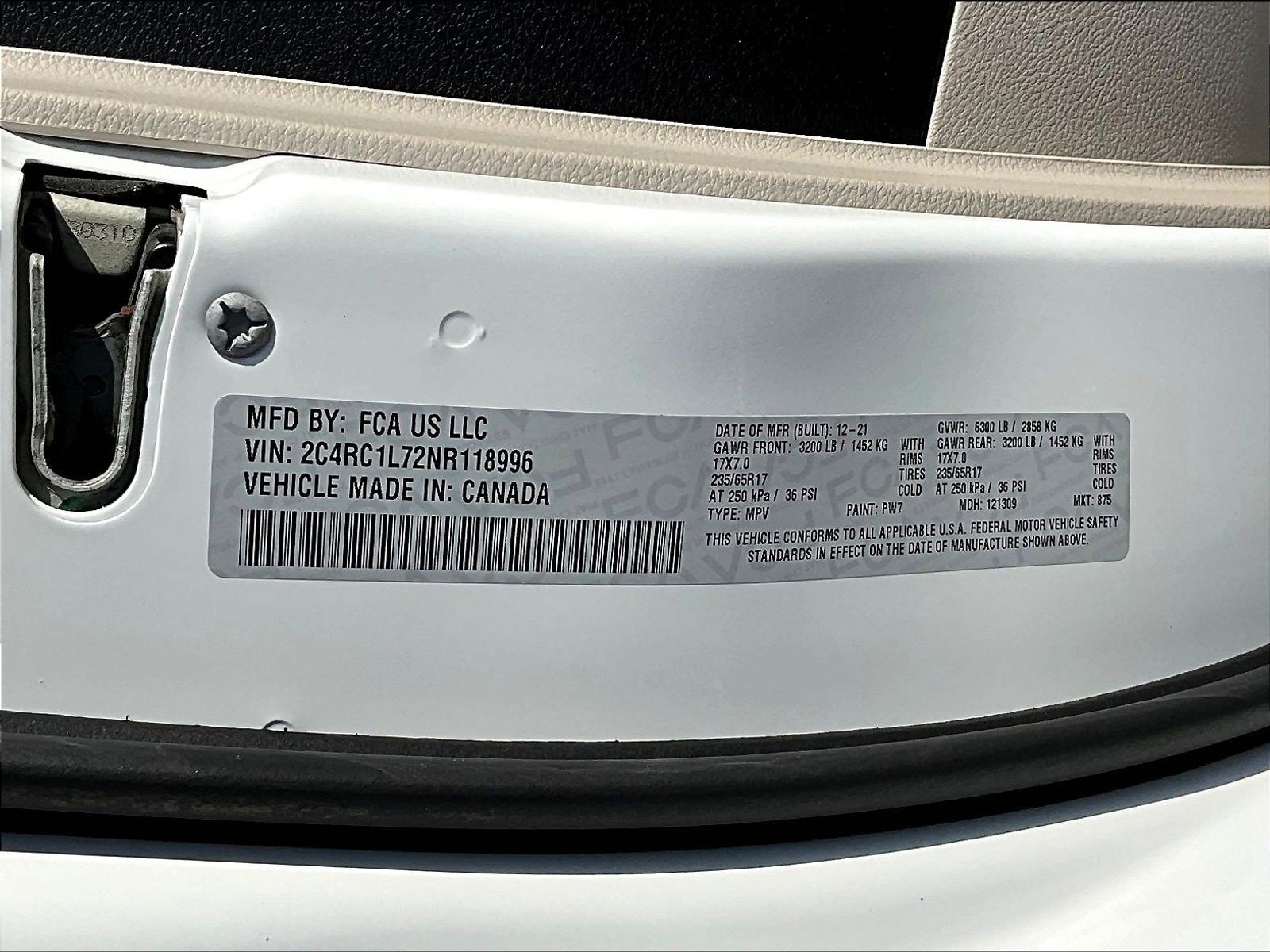 Used 2022 Chrysler Pacifica Touring-L w/ Uconnect Theater Family Group FWD image 16