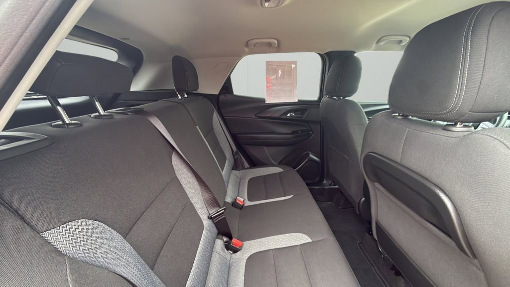 Used 2023 Chevrolet TrailBlazer LT FWD image 34