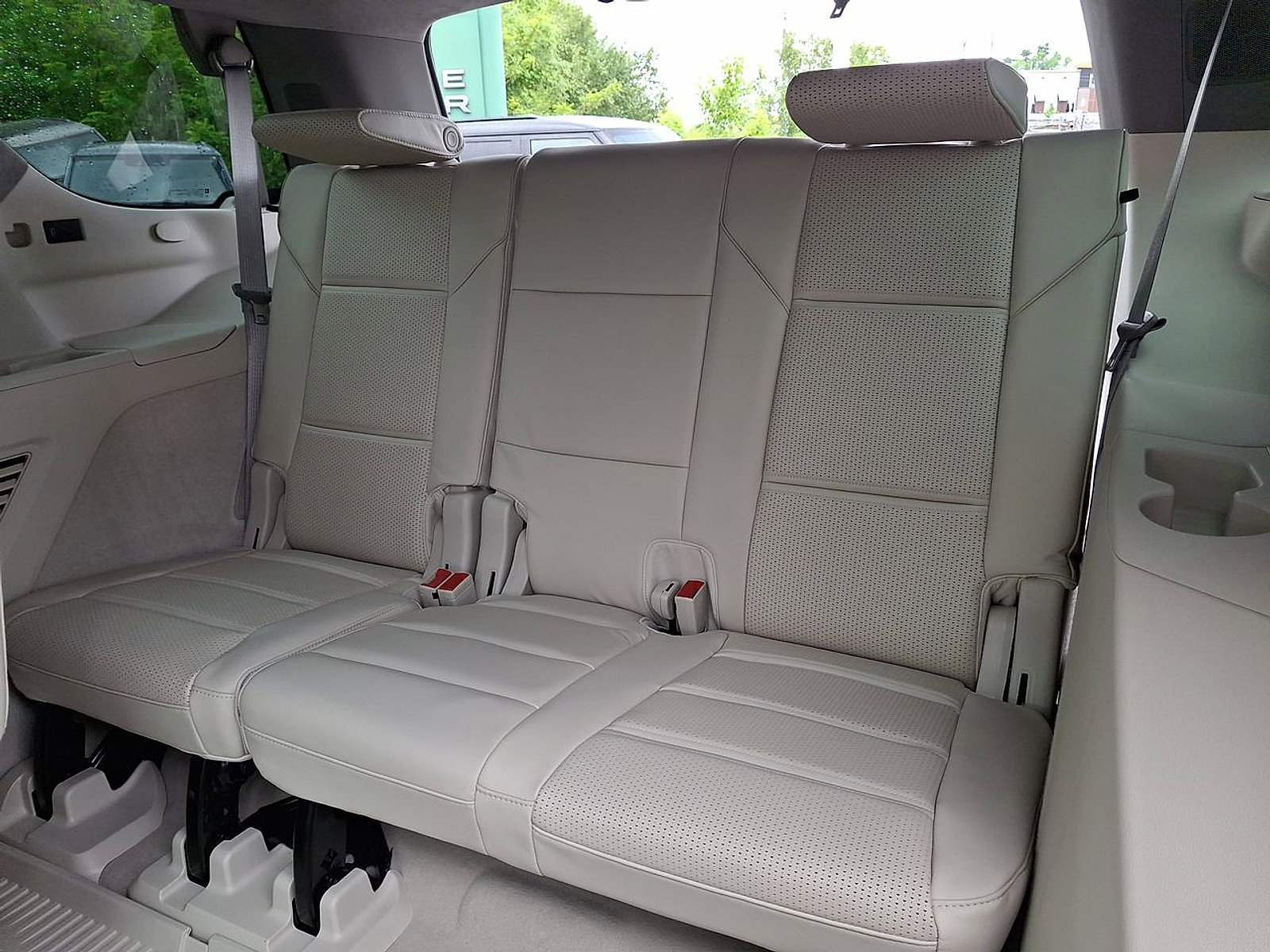 Used 2024 Cadillac Escalade Premium Luxury Platinum AWD/4WD image 29