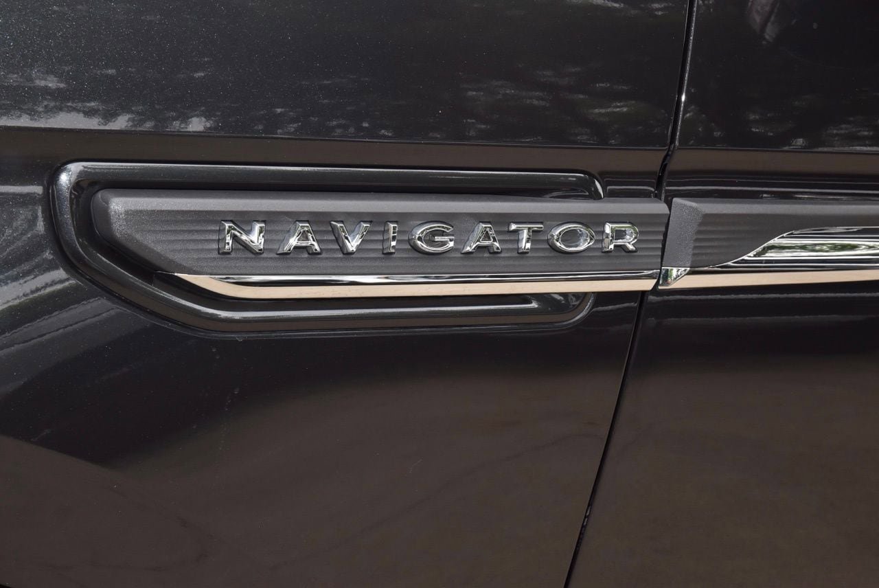 Used 2024 Lincoln Navigator Reserve AWD/4WD image 40