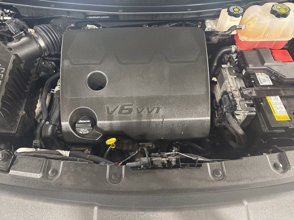 Used 2023 Chevrolet Traverse LT image 14