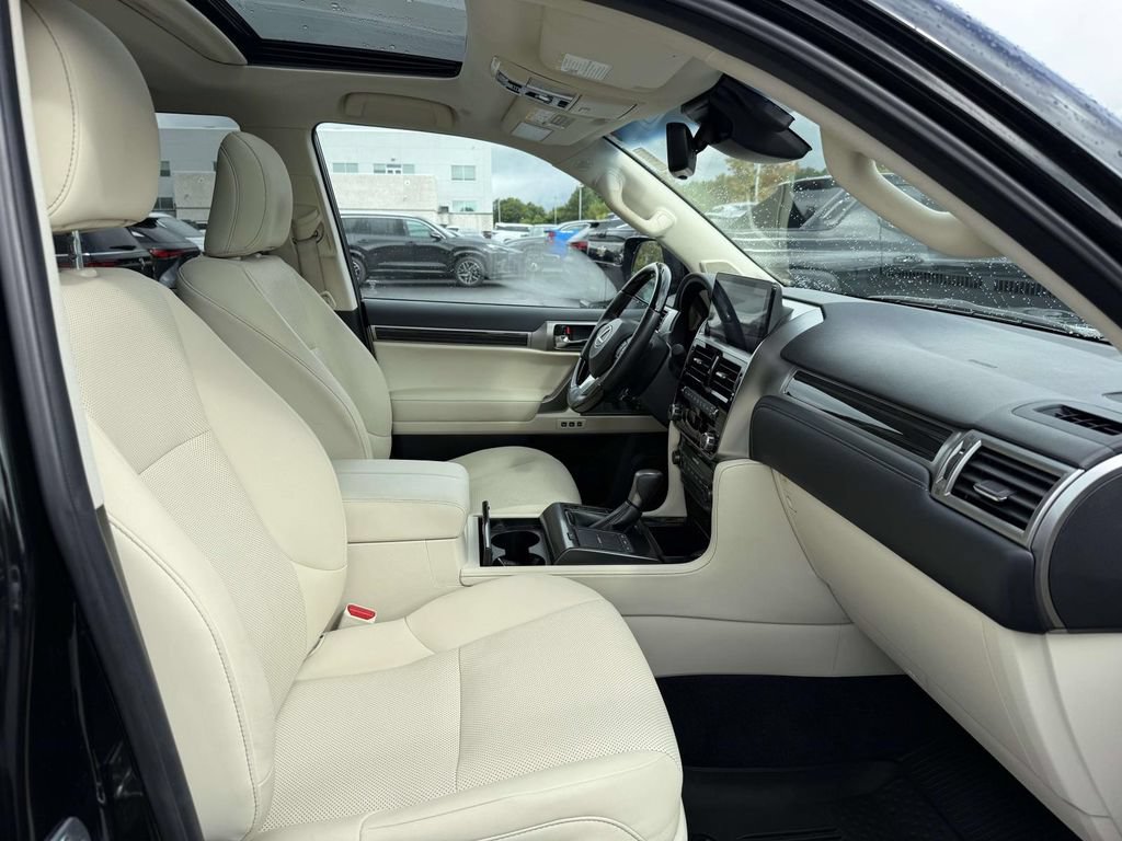Used 2023 Lexus GX 460 Premium w/ Premium Package AWD/4WD image 14