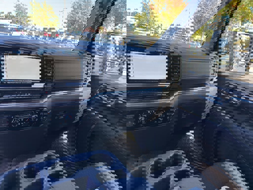 Used 2024 Chevrolet Silverado 2500 LT image 27