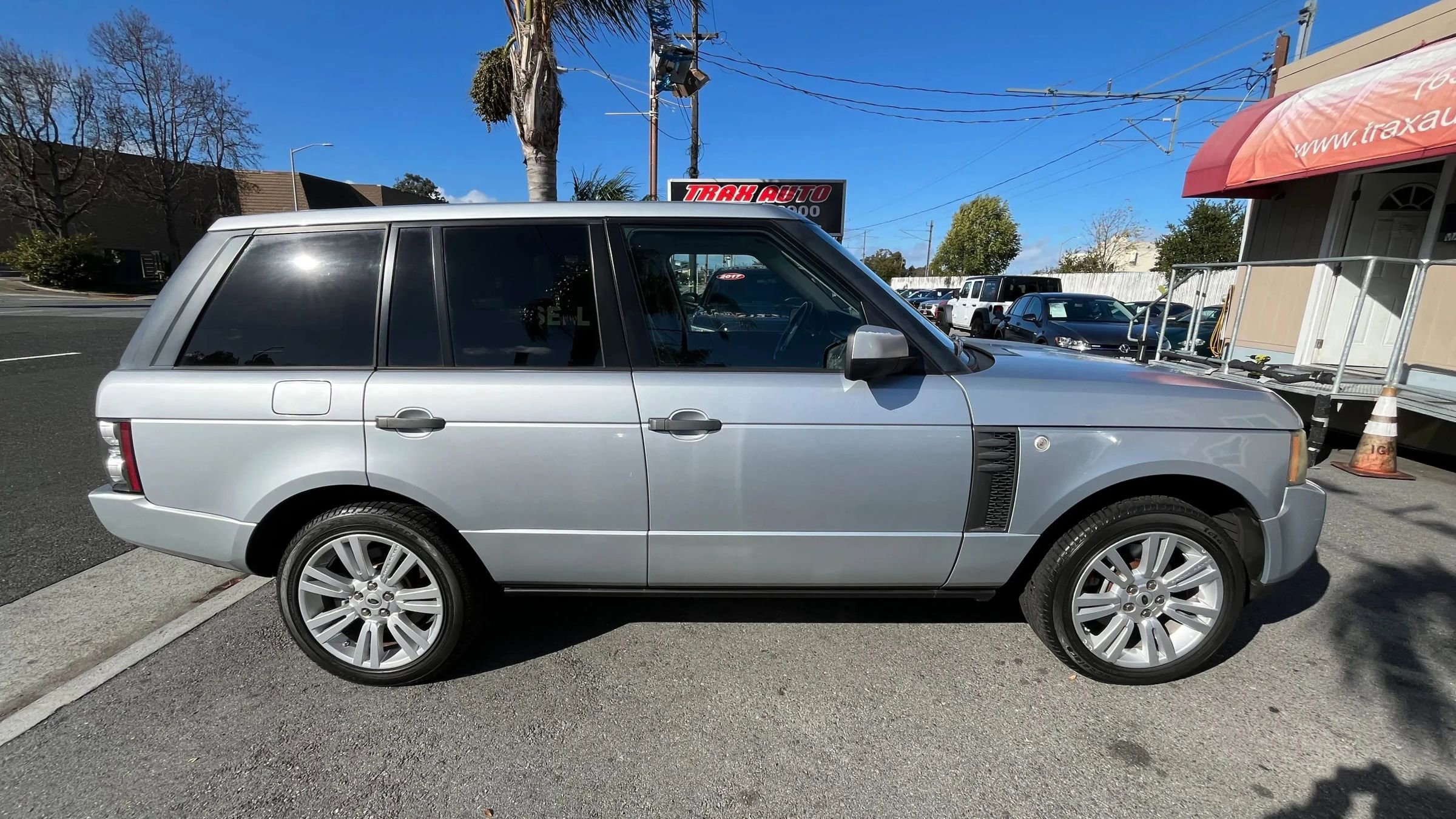 Used 2011 Land Rover Range Rover HSE AWD/4WD image 8