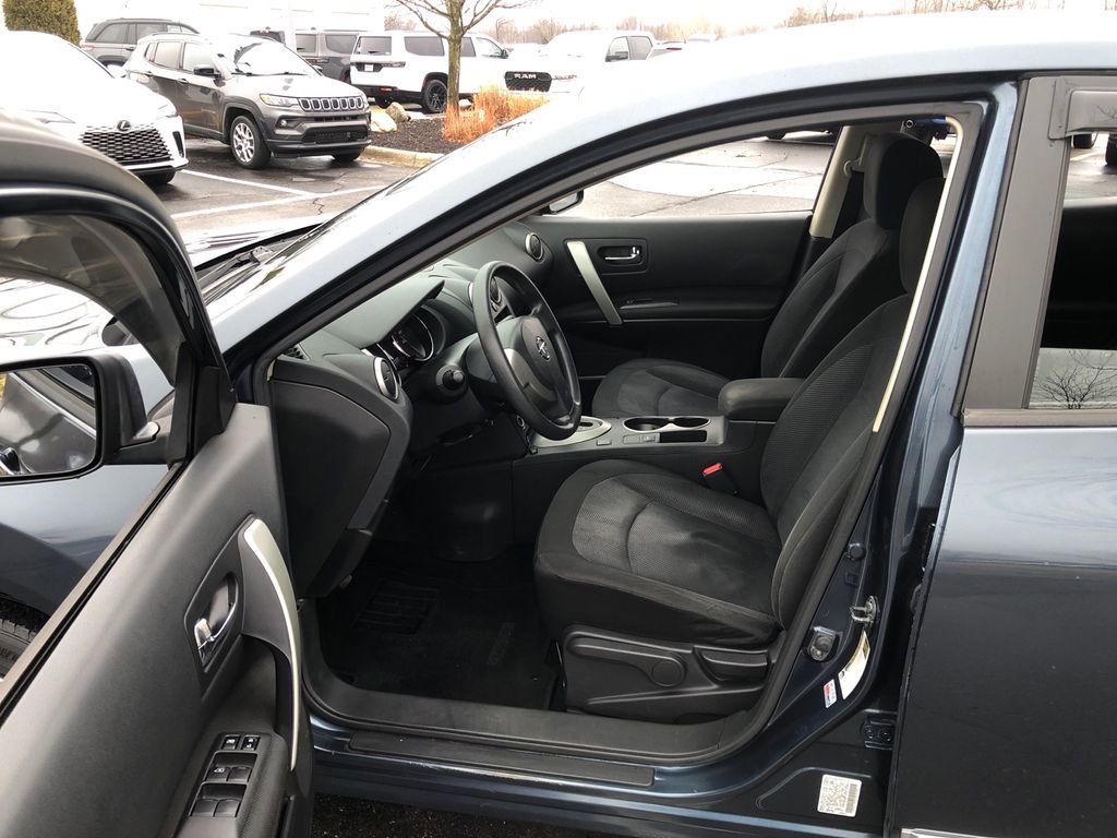 Used 2014 Nissan Rogue S image 18