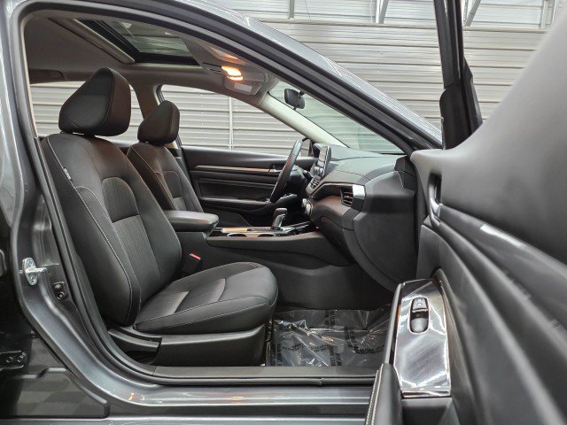 Used 2022 Nissan Altima 2.5 SV w/ SV Premium Package AWD/4WD image 14