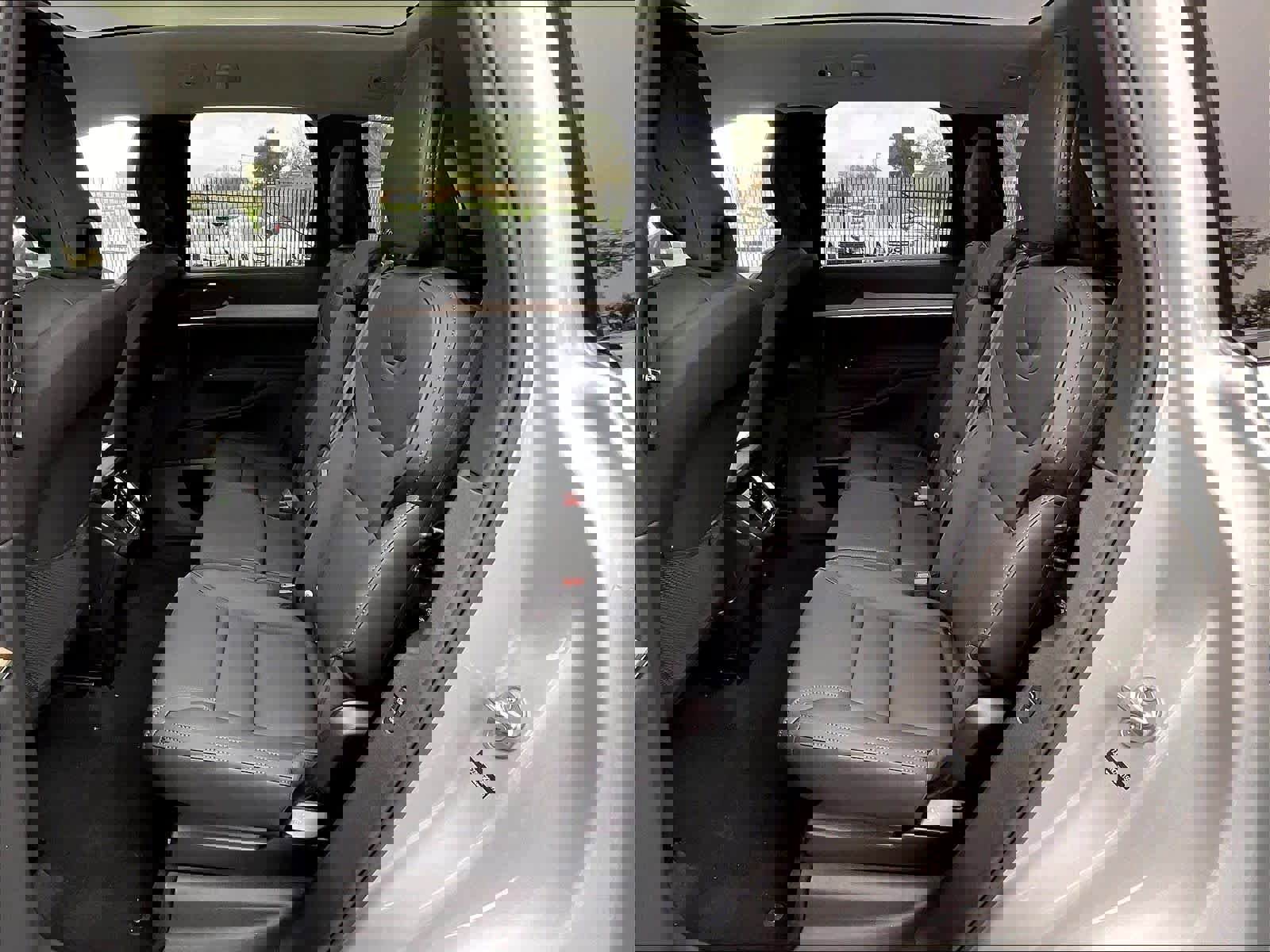 New 2025 Volvo EX90 Plus w/ Protection Package Premier image 12