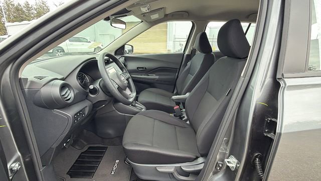 New 2025 Nissan Kicks Play S image 32