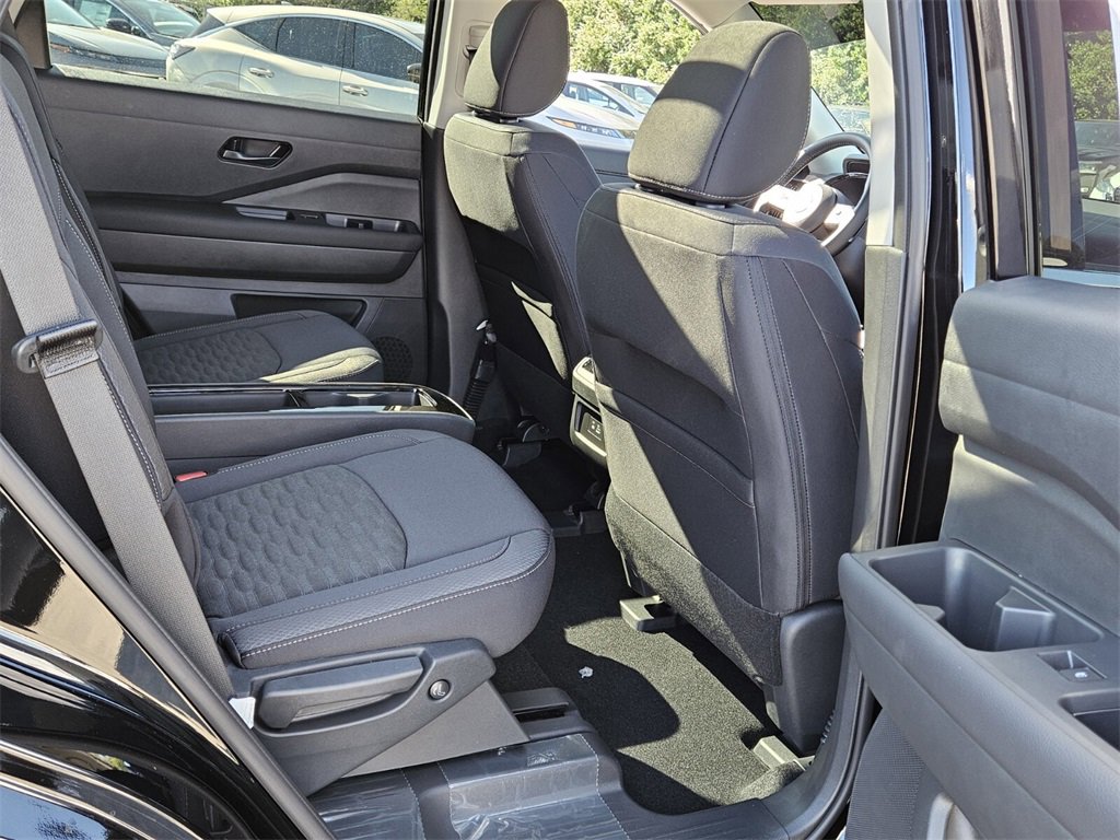 New 2025 Nissan Pathfinder SV w/ SV Premium Package image 13
