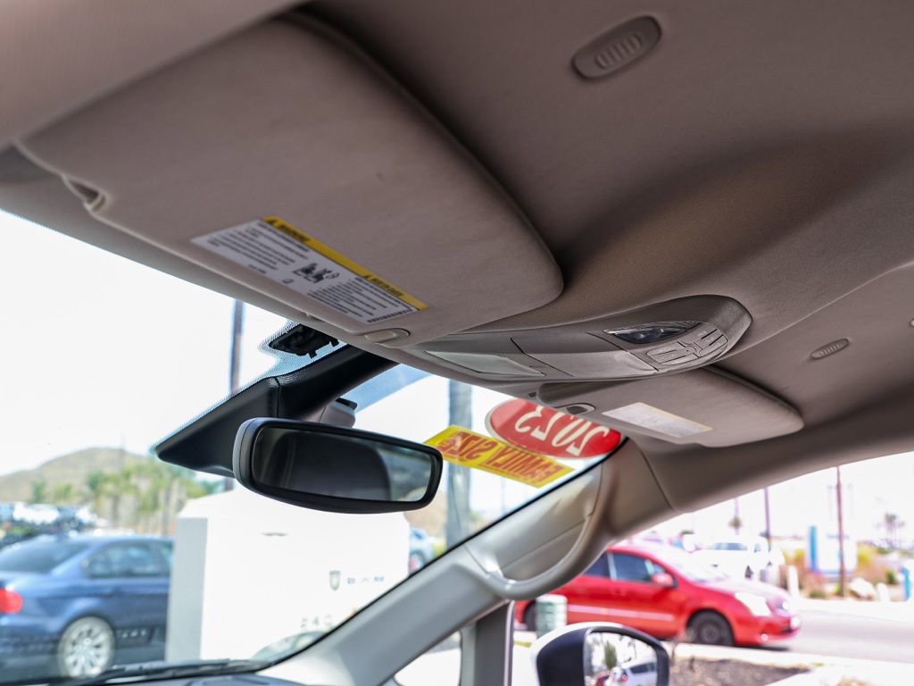 Used 2023 Chrysler Pacifica Touring-L image 13