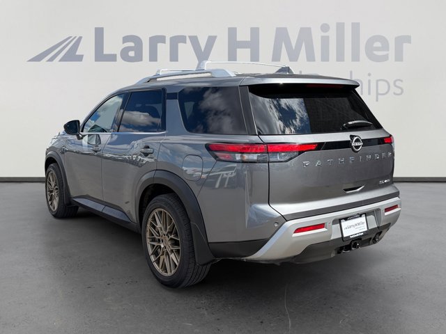 Used 2022 Nissan Pathfinder SL w/ SL Premium Package AWD/4WD image 3
