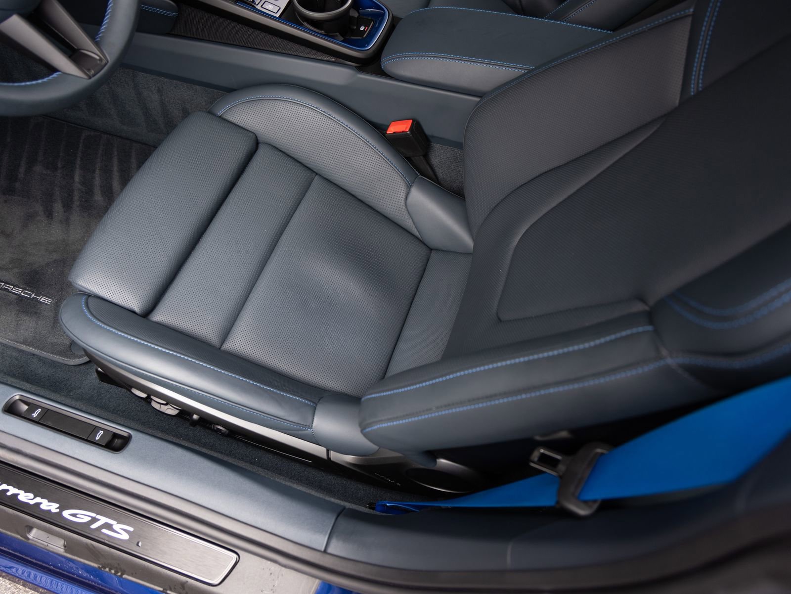 Certified 2024 Porsche 911 Carrera GTS image 23