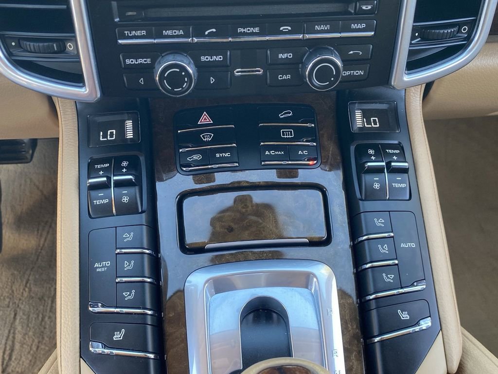 Used 2014 Porsche Cayenne S AWD/4WD image 30