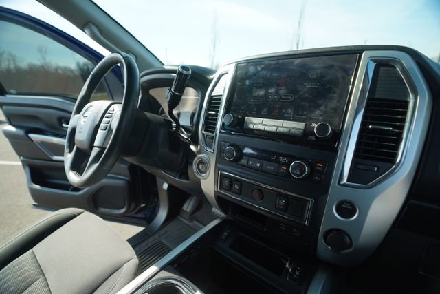 Used 2021 Nissan Titan SV w/ SV Convenience Package image 29