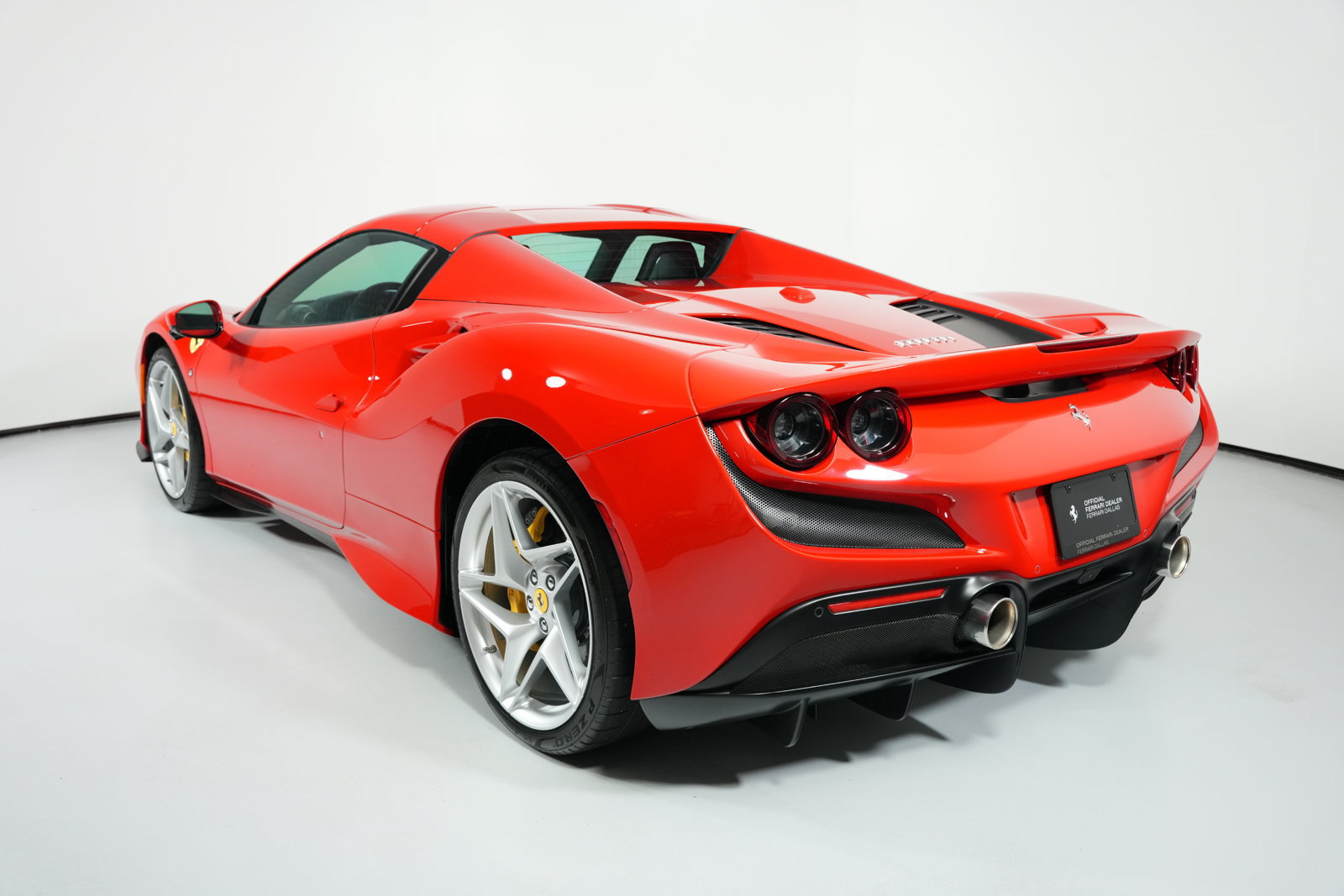 Used 2022 Ferrari F8 Spider RWD image 11