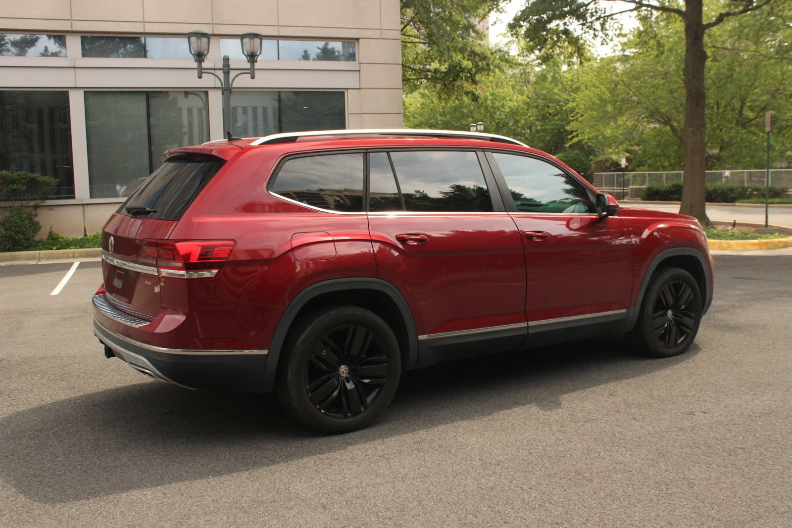 Used 2018 Volkswagen Atlas SEL FWD image 7