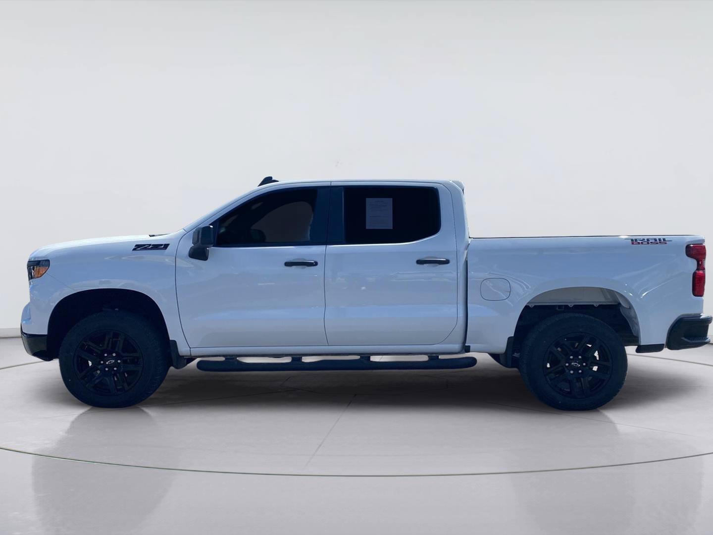 Used 2024 Chevrolet Silverado 1500 Custom Trail Boss w/ Turbomax Blackout Package AWD/4WD image 2