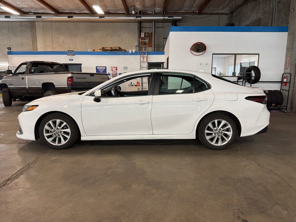 Used 2022 Toyota Camry LE FWD image 2