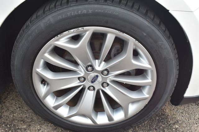 Used 2018 Ford Taurus Limited FWD image 49