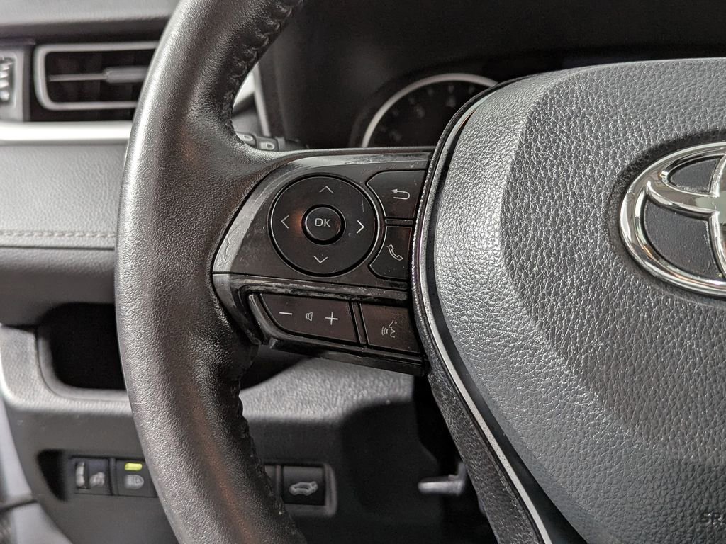 Used 2021 Toyota RAV4 XLE w/ Convenience Package image 32