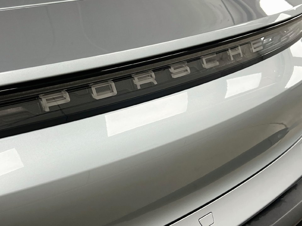 Used 2020 Porsche Taycan Turbo AWD/4WD image 34