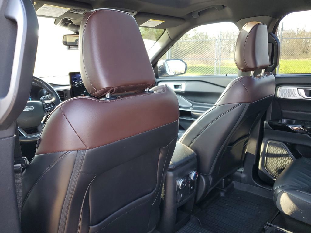 Used 2021 Ford Explorer Platinum AWD/4WD image 29