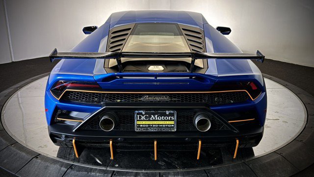 Used 2021 Lamborghini Huracan EVO RWD image 28