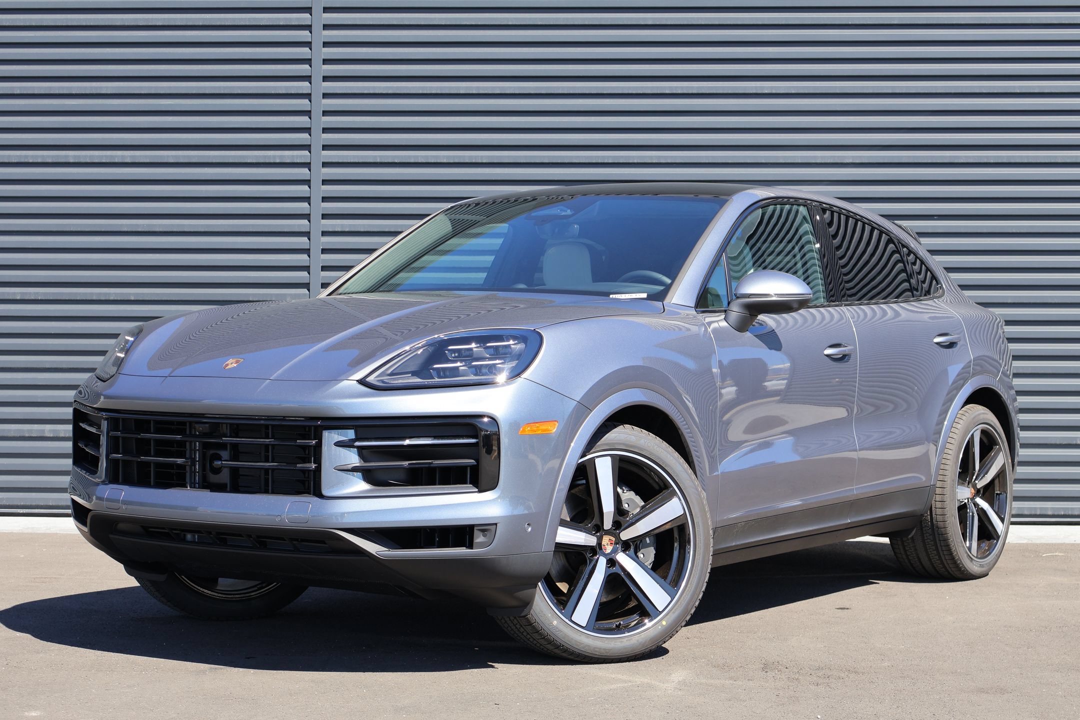 New 2026 Porsche Cayenne Coupe AWD/4WD image 1
