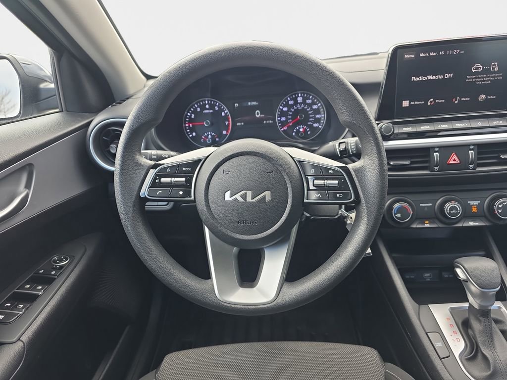 Used 2023 Kia Forte LXS image 11