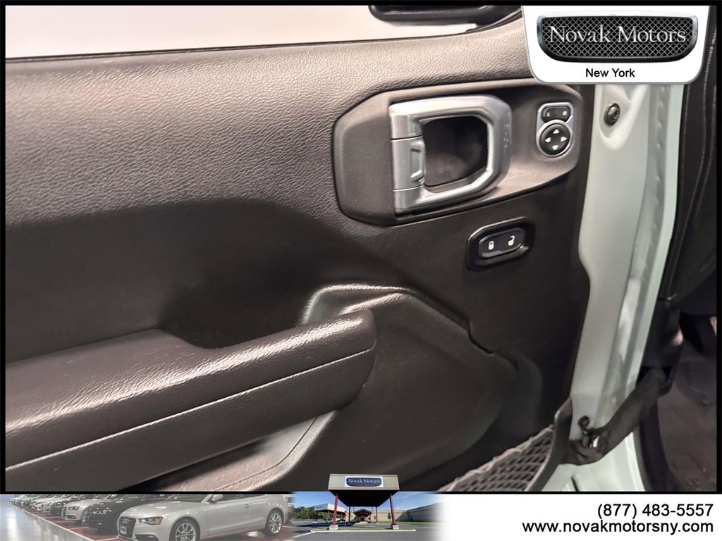 Used 2023 Jeep Wrangler Sport S image 13