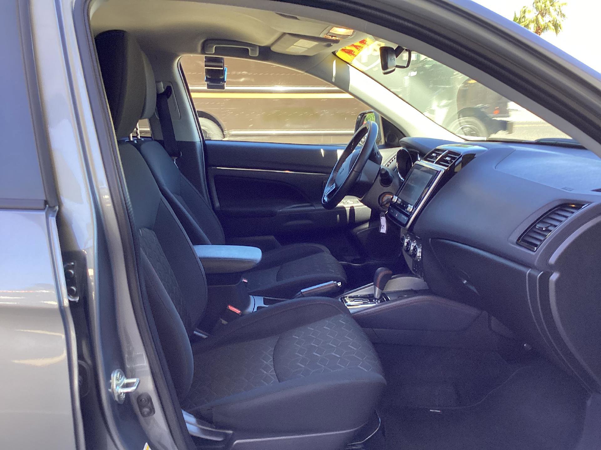 Used 2025 Mitsubishi Outlander Sport AWD image 14