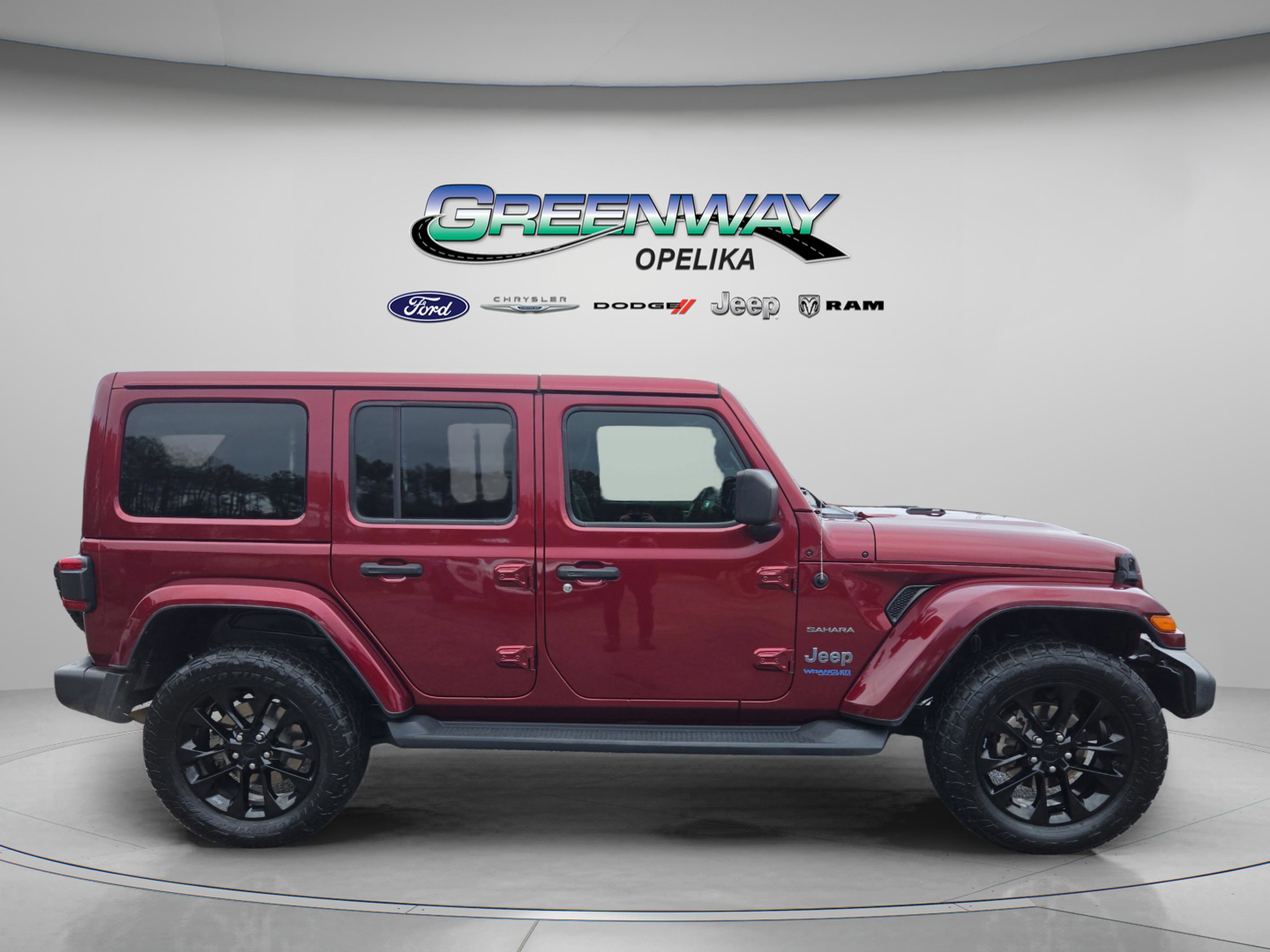 Used 2021 Jeep Wrangler Unlimited Sahara w/ Cold Weather Group image 8