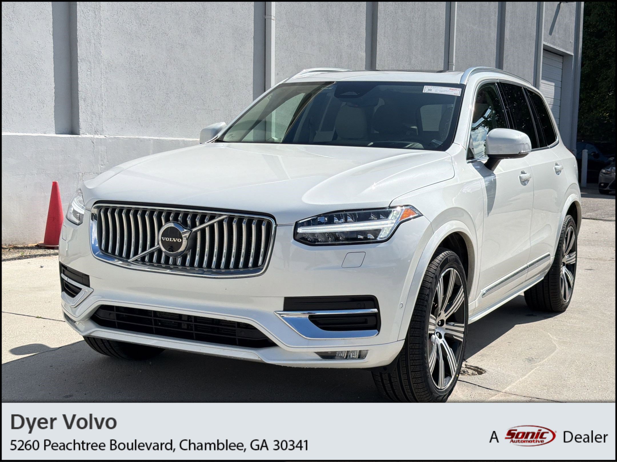 Used 2023 Volvo XC90 B6 Ultimate w/ Protection Package Premier AWD/4WD image 1