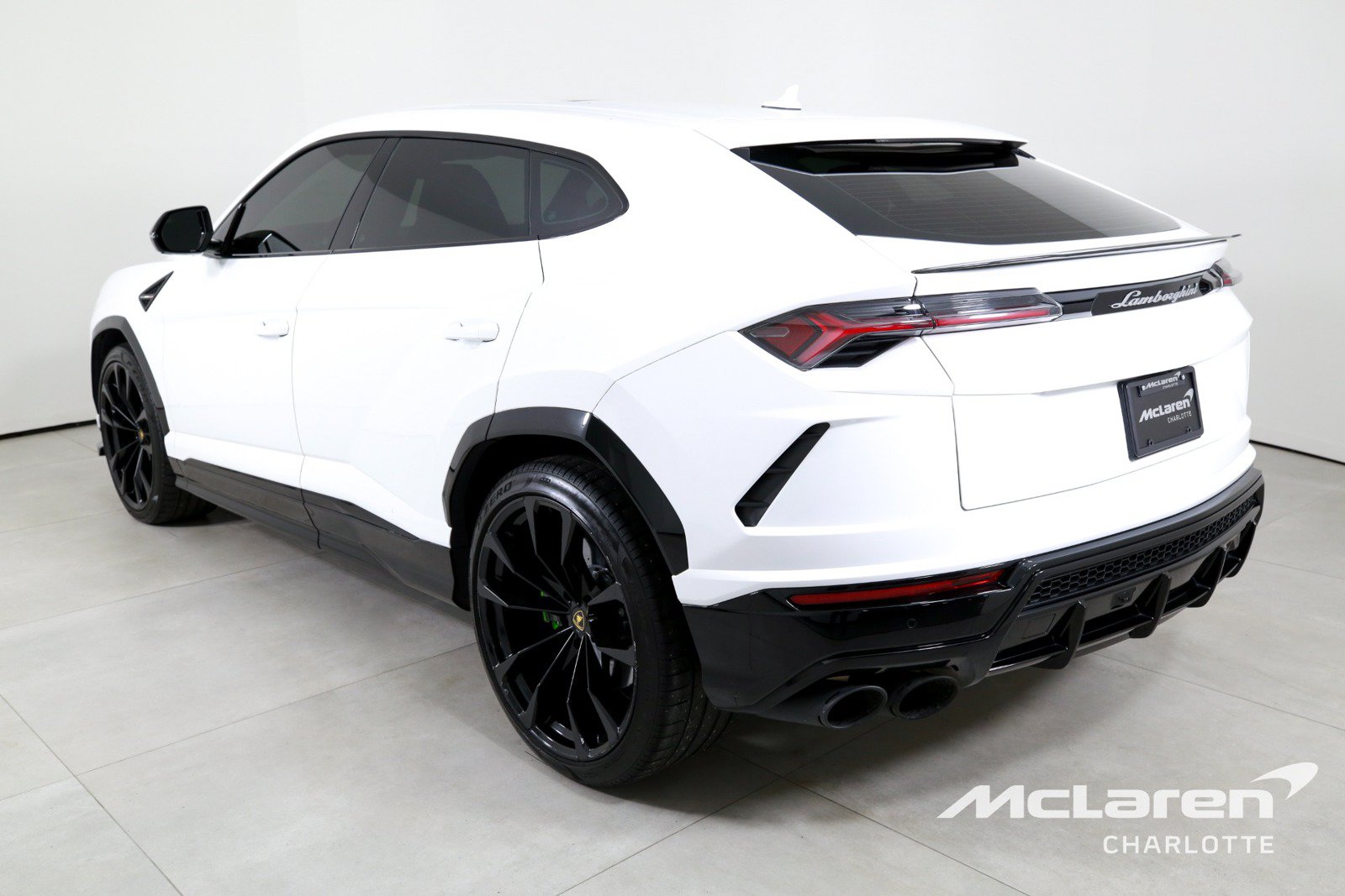 Used 2022 Lamborghini Urus AWD/4WD image 6