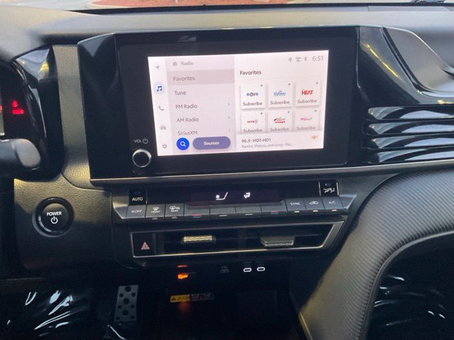 Used 2025 Toyota Camry SE FWD image 17