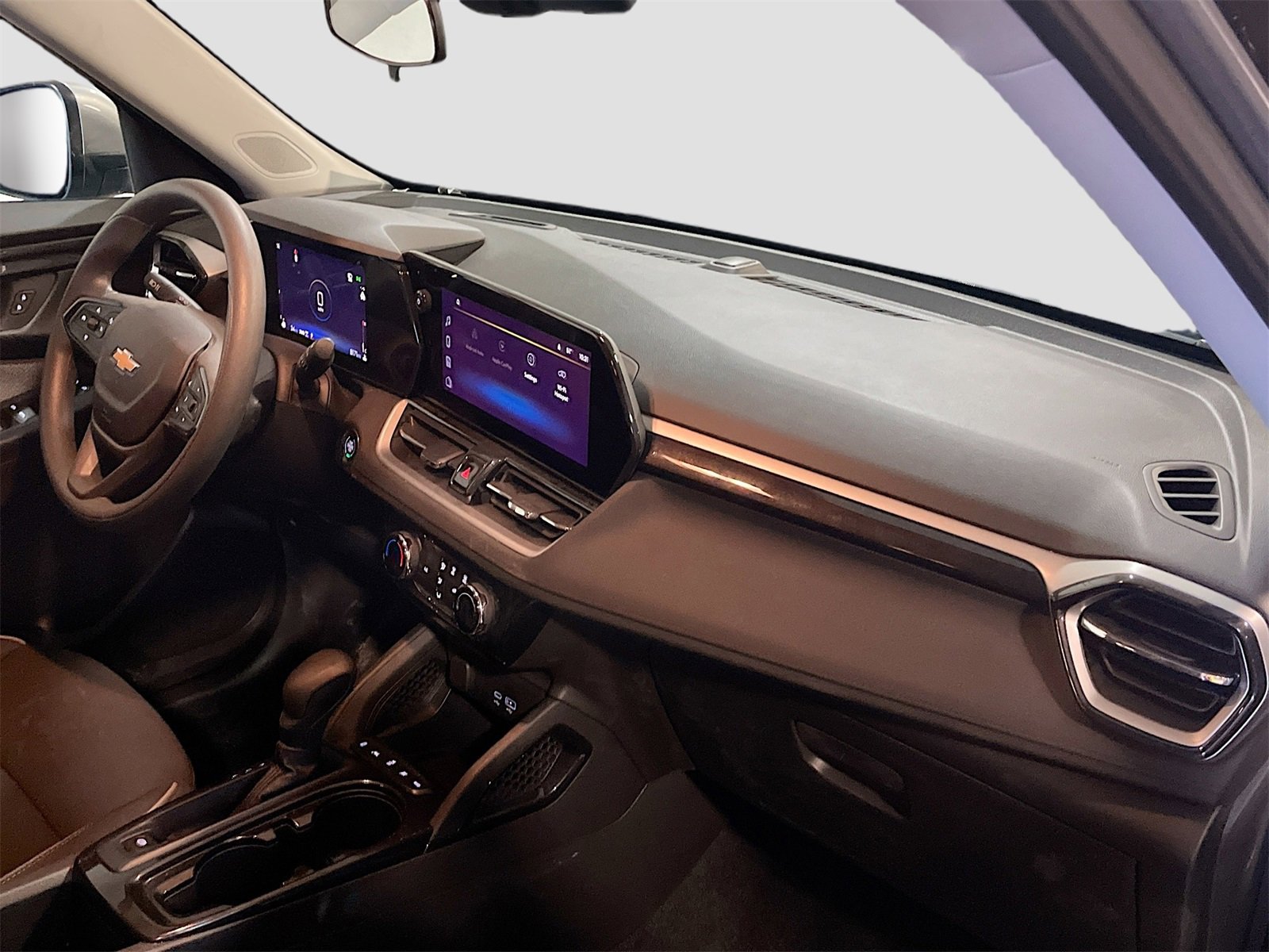 Used 2025 Chevrolet TrailBlazer LT w/ Driver Confidence Package image 28