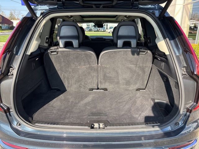 Used 2025 Volvo XC90 B6 Plus image 12