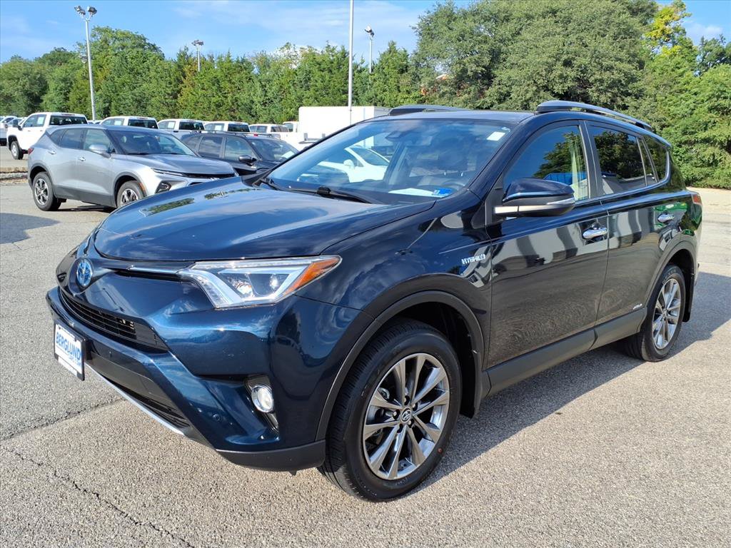 Used 2018 Toyota RAV4 Limited AWD/4WD image 8