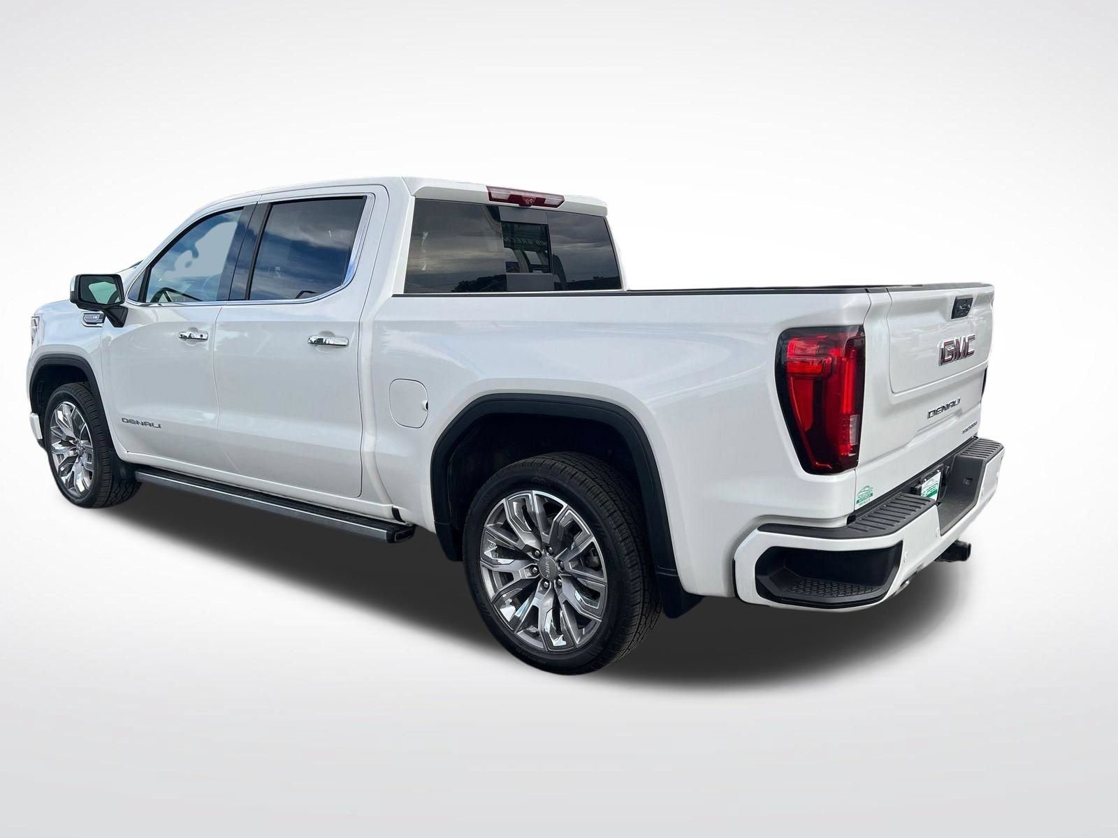 Used 2023 GMC Sierra 1500 Denali w/ Denali Reserve Package AWD/4WD image 7