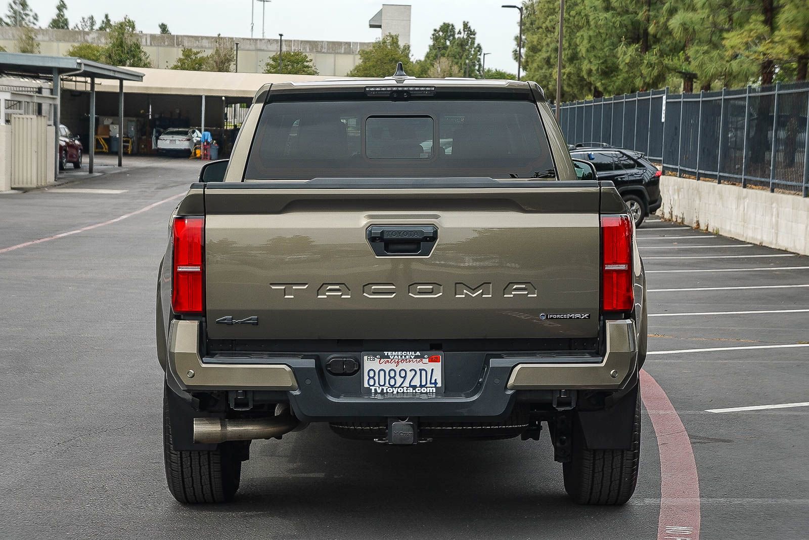 Certified 2024 Toyota Tacoma TRD Sport w/ TRD Sport Premium Package AWD/4WD image 6