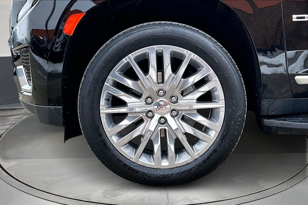 Used 2023 GMC Yukon Denali image 32