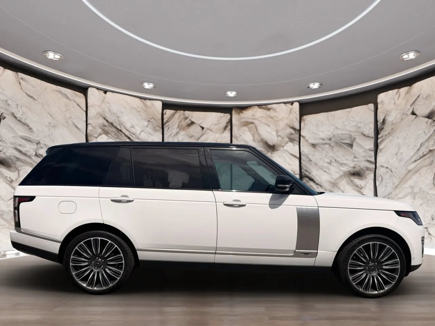 Used 2021 Land Rover Range Rover Long Wheelbase Autobiography AWD/4WD image 4