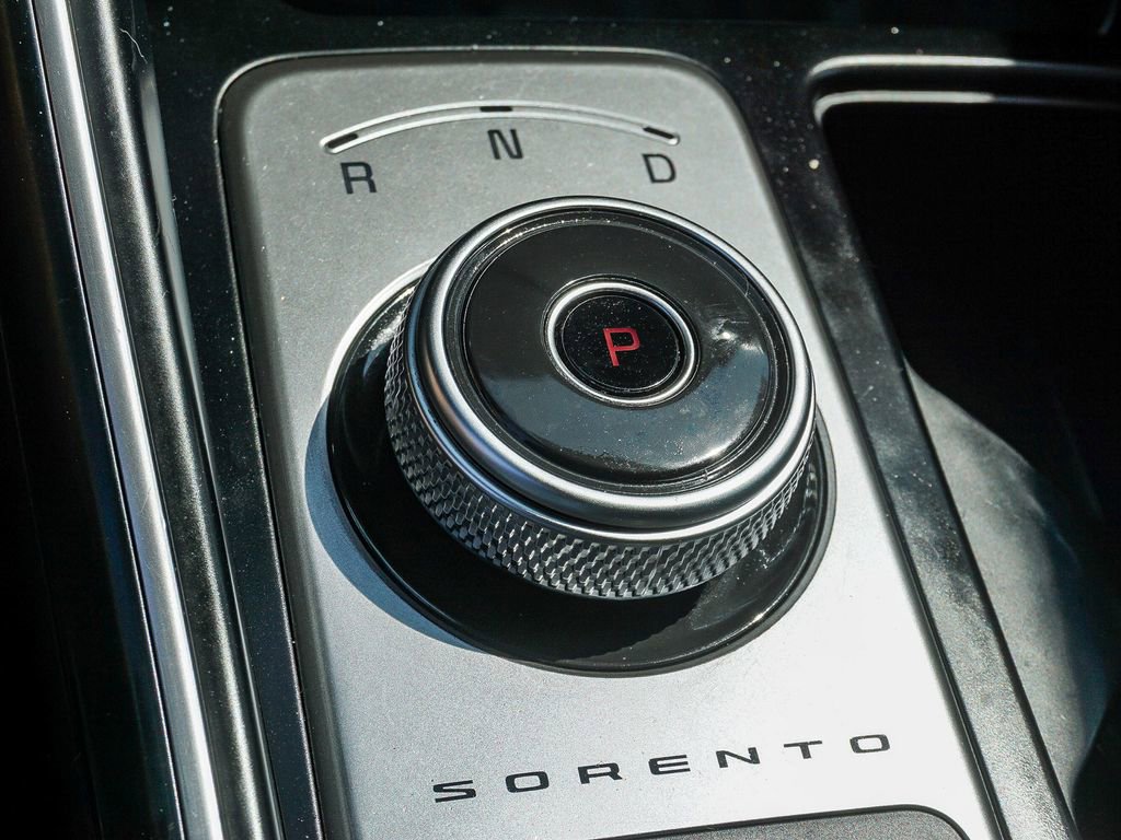 Certified 2022 Kia Sorento S FWD image 23