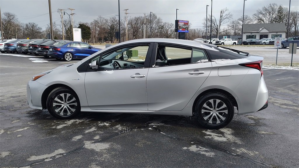 Used 2020 Toyota Prius XLE image 5