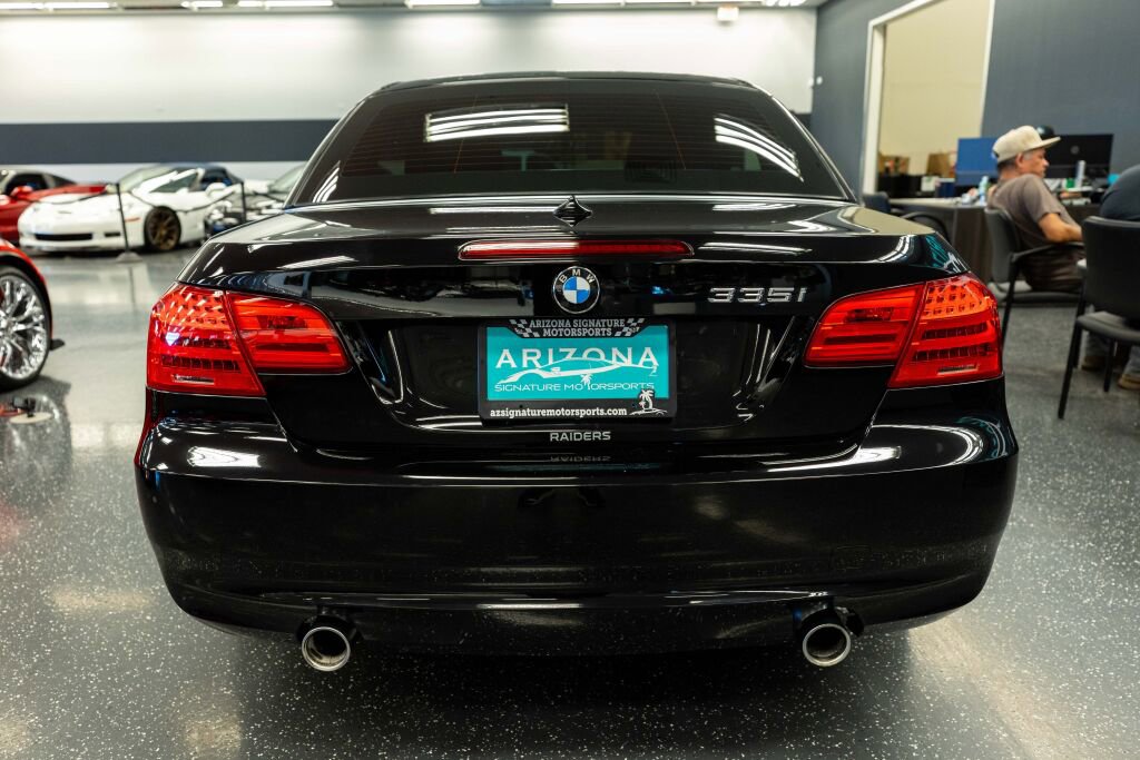 Used 2011 BMW 335i Convertible image 6