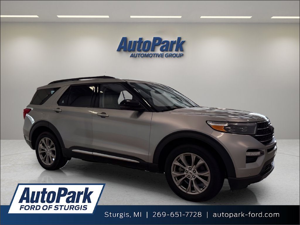 Certified 2024 Ford Explorer XLT w/ Equipment Group 202A AWD/4WD image 1