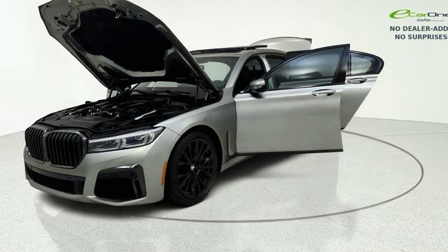 Used 2022 BMW 750i xDrive w/ M Sport Package AWD/4WD image 9