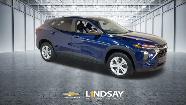 Used 2024 Chevrolet Trax LS image 3