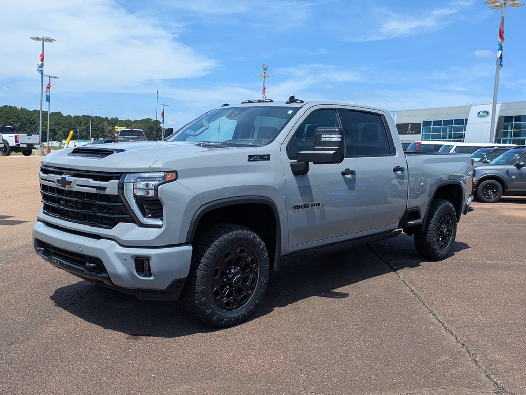 Used 2024 Chevrolet Silverado 3500 LTZ w/ LTZ Plus Package AWD/4WD image 1
